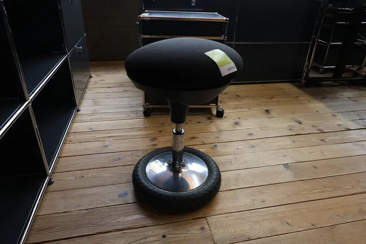 1 x Bürostuhl / Sitzhocker